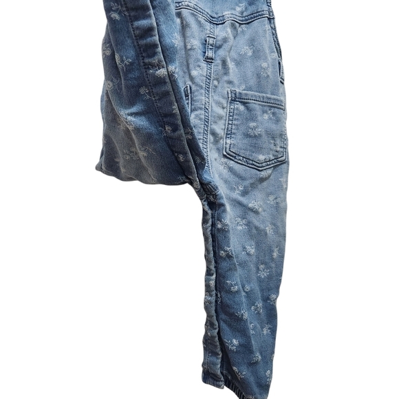 OshKosh B'Gosh Baby B'Gosh Blue Denim White Floral Print Overalls Size 24M - Picture 6 of 6